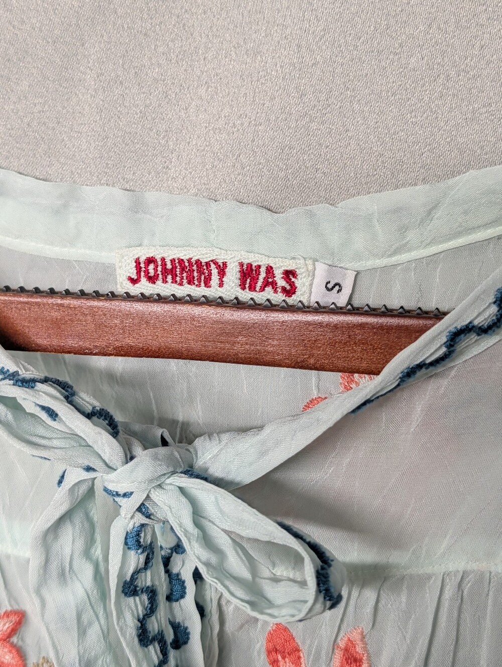 Johnny Was Aqua Tie-Neck Tunic with Flowers + Hummingbird Embroidery Size Small - Picture 5 of 14
